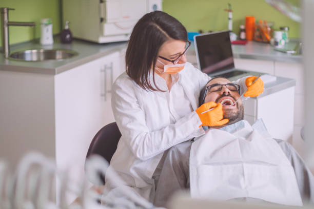 Best Emergency Tooth Extraction  in Maud, TX